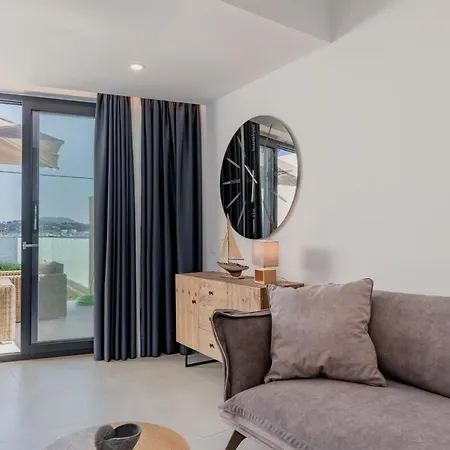 Swans Luxury Homes *