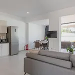 Swans Luxury Homes * Koméno