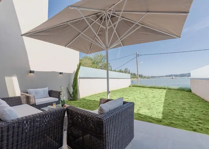 Swans Luxury Homes شقة *