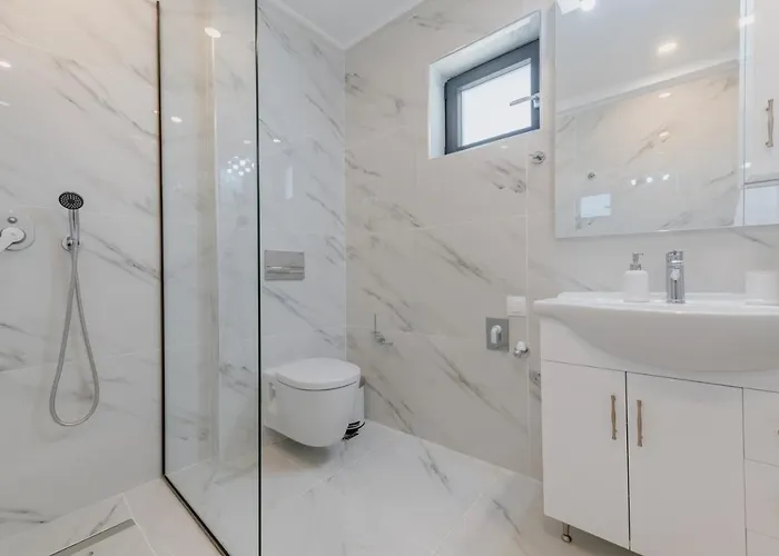 Swans Luxury Homes *